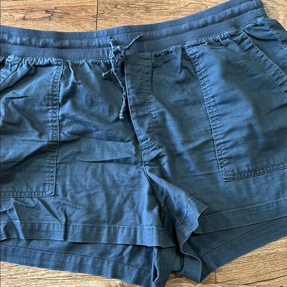 GAP- Women's blue Casual Shorts - Picture 2 of 5